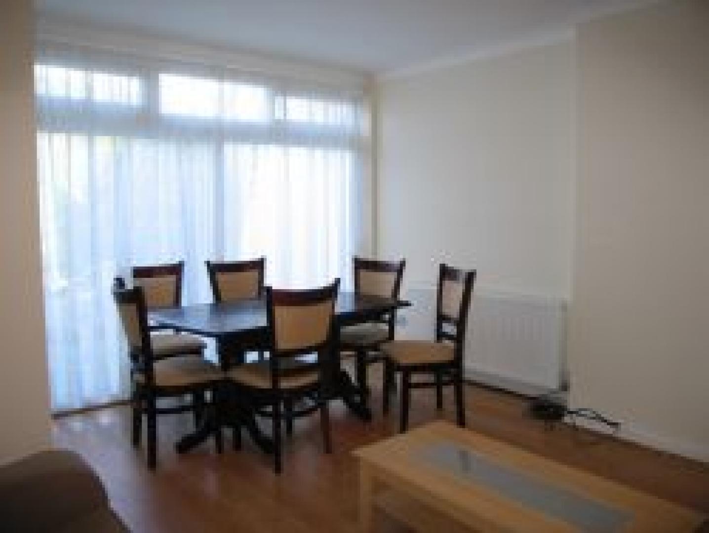 			2 Bedroom, 1 bath, 1 reception Flat			 Highcroft Gardens, GOLDERS GREEN NW11